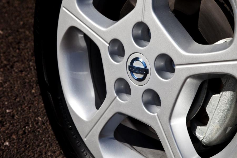  Nissan Leaf 2012 года  (фото 21 из 45)